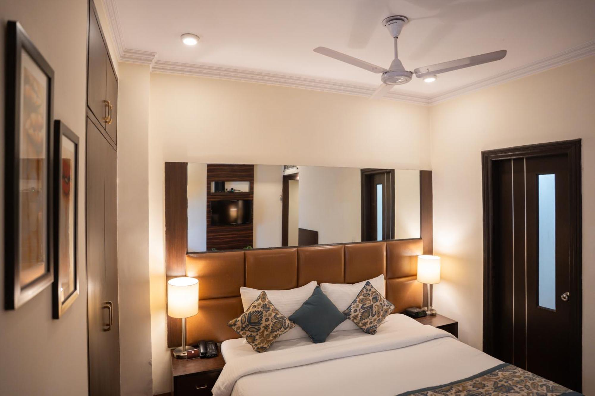 Ahuja Residency Cyber City II غورغاون المظهر الخارجي الصورة