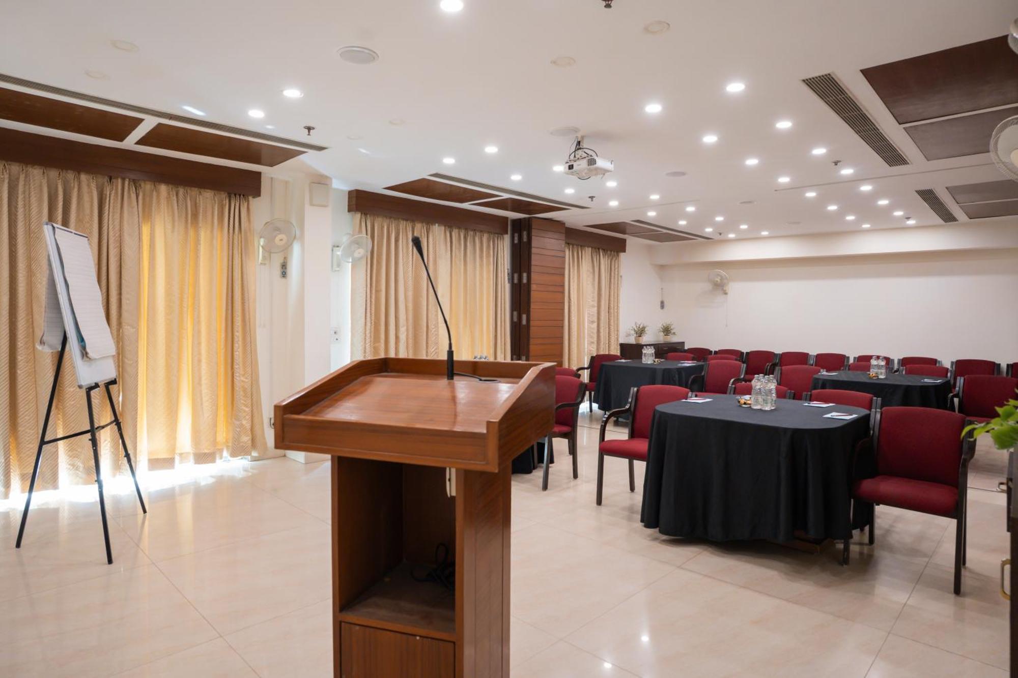 Ahuja Residency Cyber City II غورغاون المظهر الخارجي الصورة