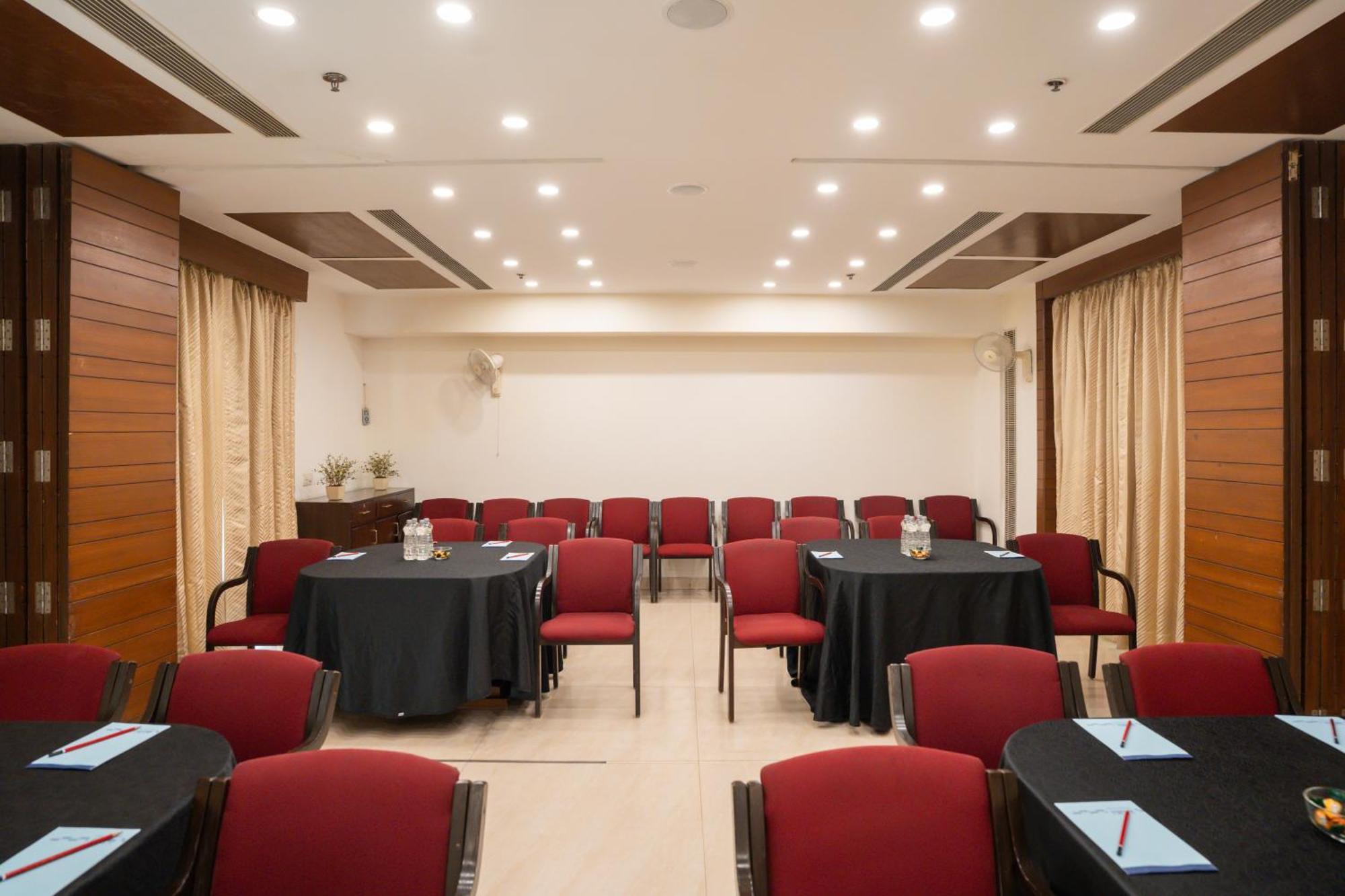 Ahuja Residency Cyber City II غورغاون المظهر الخارجي الصورة